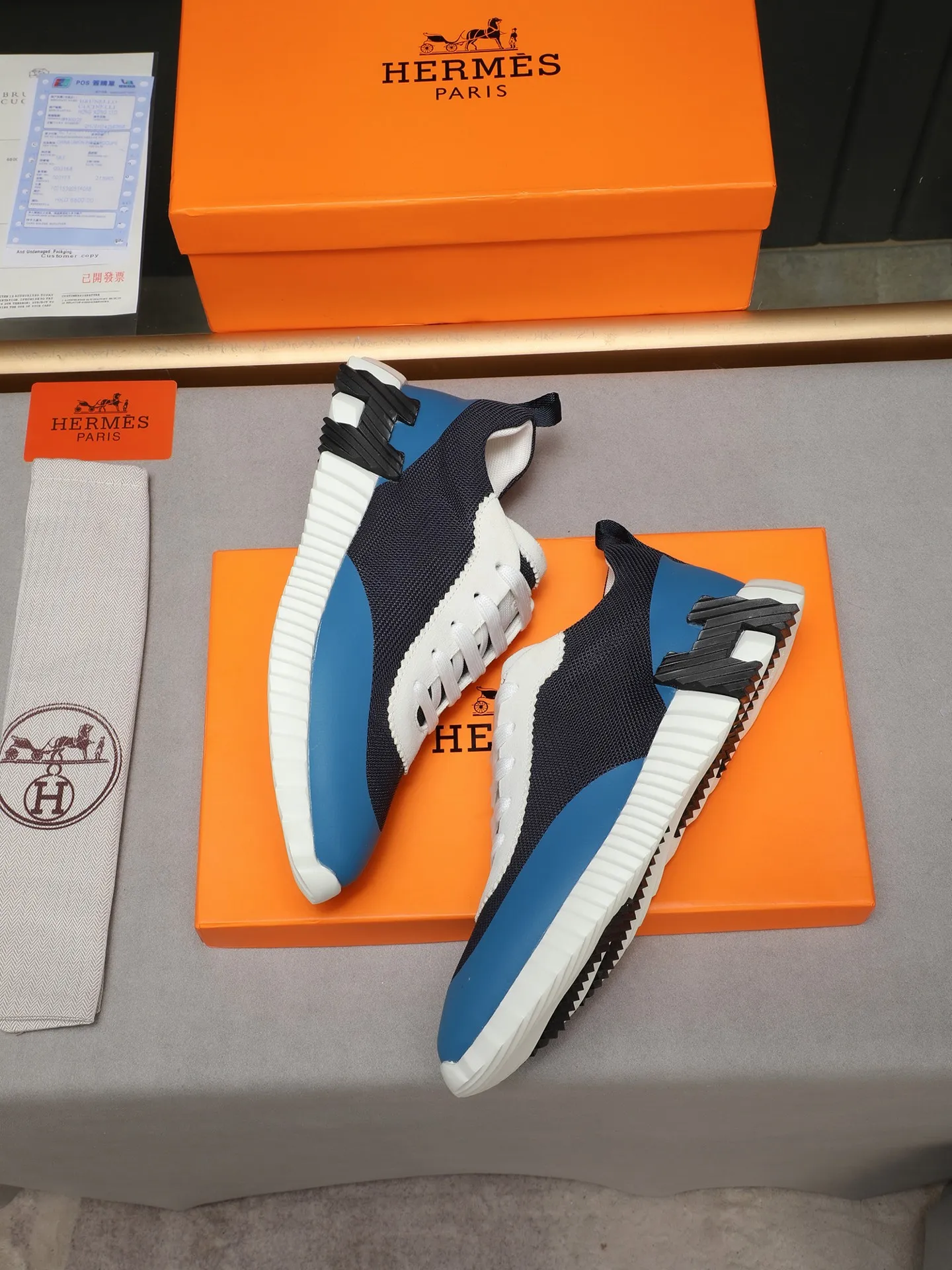 Men's shoes 💰460 [Hermes] fe new arrival~ New Bouncing sneakers Hermès are the most comfortable shoes, no one else⃣️, they are very light on the feet and look great, you will not feel tired when you go shopping and running around 👍 Very light and comfortable, extremely light, suitable for both sports and leisure, and feel great when you step on them! It’s up to you to choose, there’s always what you want~ ✔️Fabric: First layer frosted➕Imported glue➕Breathable mesh ✔️Inner lining: Imported mesh ✔️Outsole: Original outsole ✔️Size: Men’s 38-44 (45 custom-made)